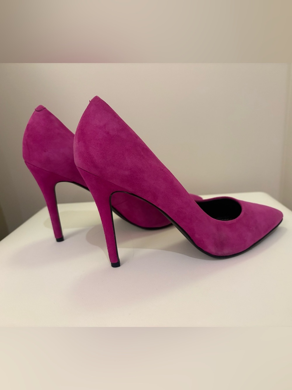 Charles David Genuine Suede Leather Pointed Toe Stiletto Pumps - size 8.5 - EUC